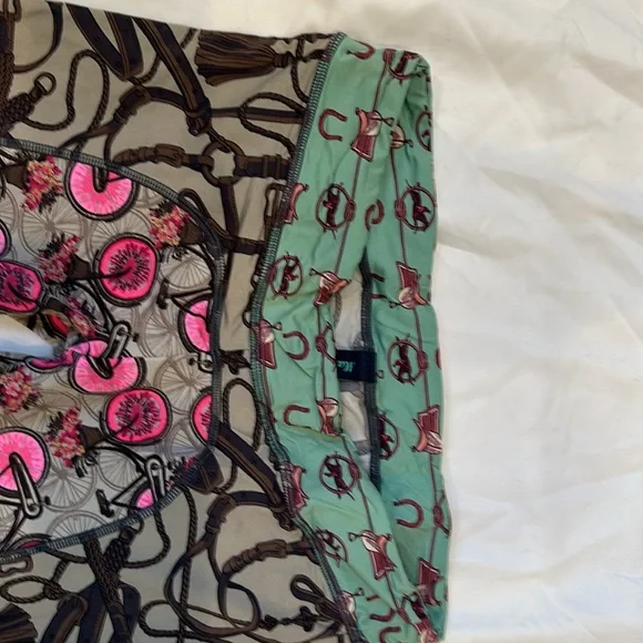 Maaji workout pants. Good condition, never worn. Size Medium - Picture 2 of 8